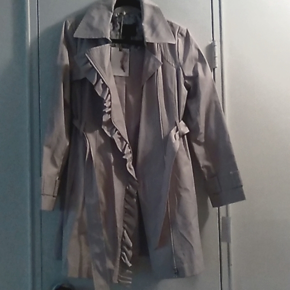 NWT Jessica Simpson ruffle trim trench coat medium Wardrobe Essential - Picture 1 of 5